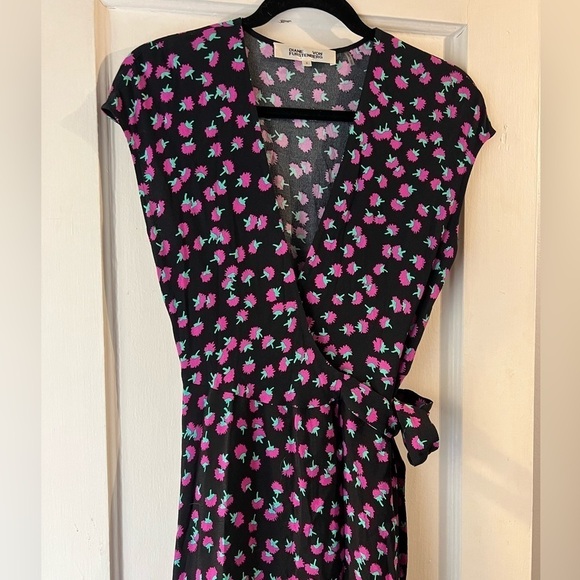 Diane von Furstenberg Goldie Dandelion Swirling Berry Black 2 Midi Dress - Picture 6 of 10